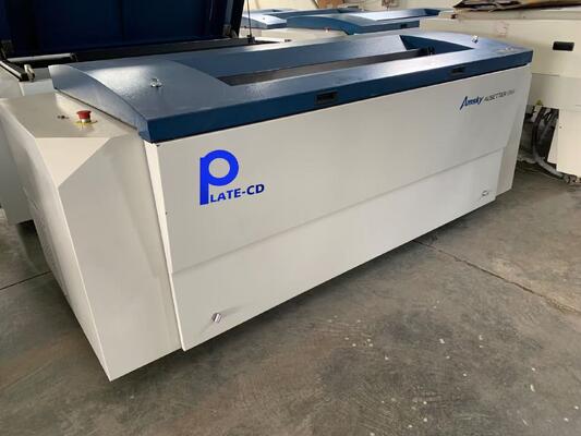 Настраиваемая полуавтоматическая УФ-машина для печати CTCP-пластин, отличающаяся удобным дизайном управления